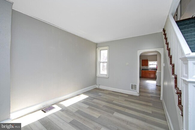 Building Photo - 1078 Morton St