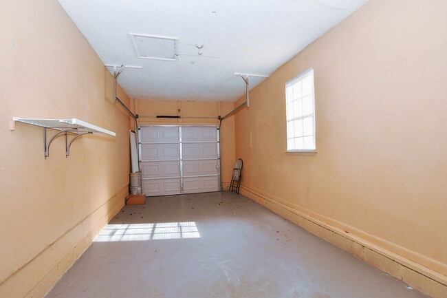 Building Photo - Single Family Home 3BR / 1BA