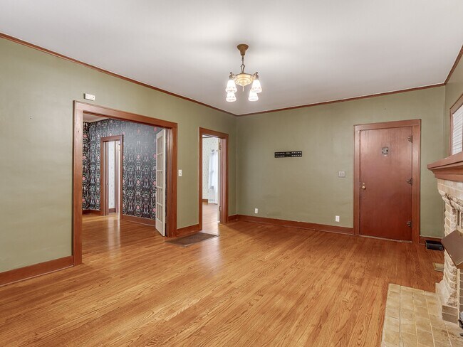 Building Photo - 2421 NW 19th St