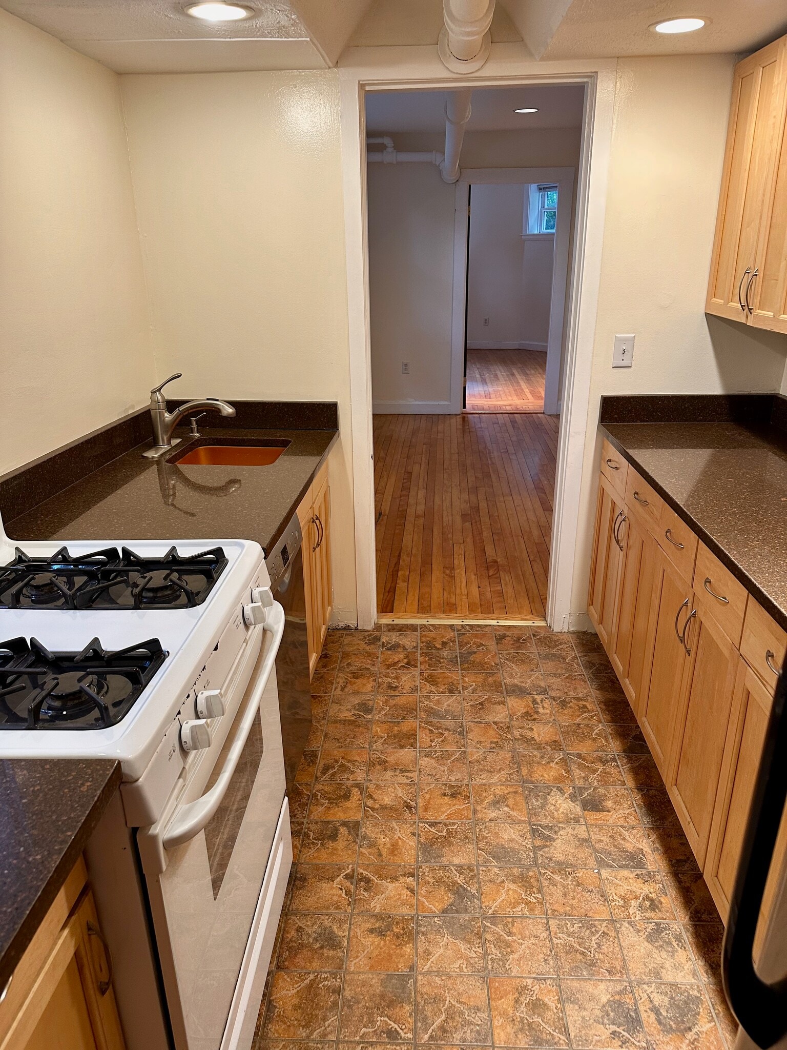 Kitchen - 10 Dana Street