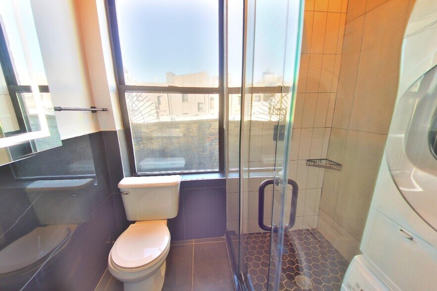 Building Photo - 53 Leroy St