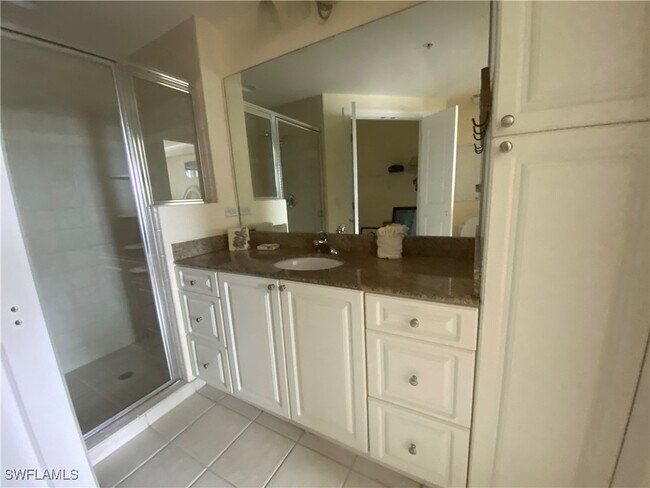 Building Photo - 2825 Palm Beach Blvd