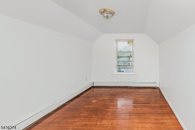 Building Photo - 57 Clinton Pl