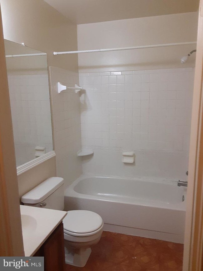 Building Photo - 13751 Avonshire Dr