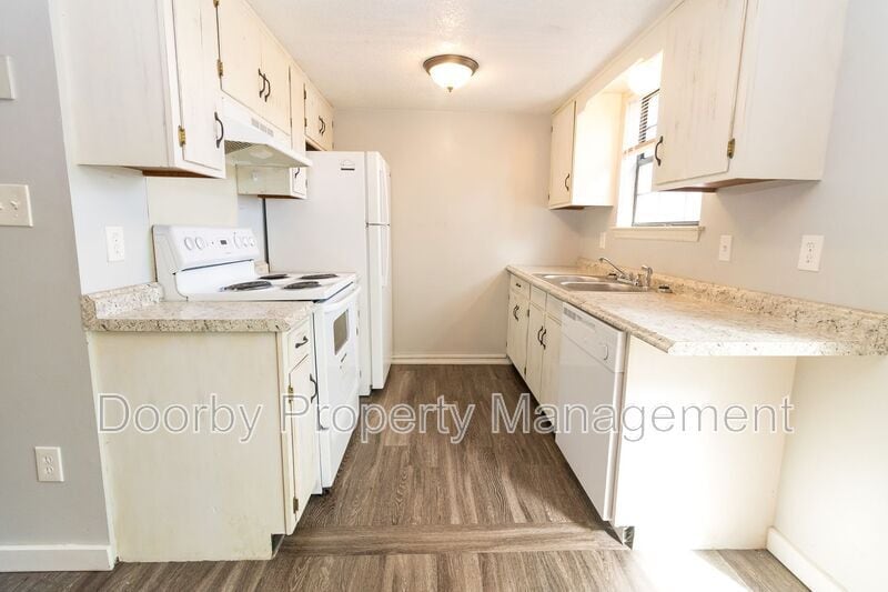 Building Photo - 18 S Germantown Rd