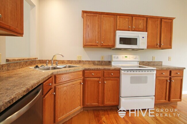 Building Photo - Golf Course Living with Spacious Comfort Inside & Out!