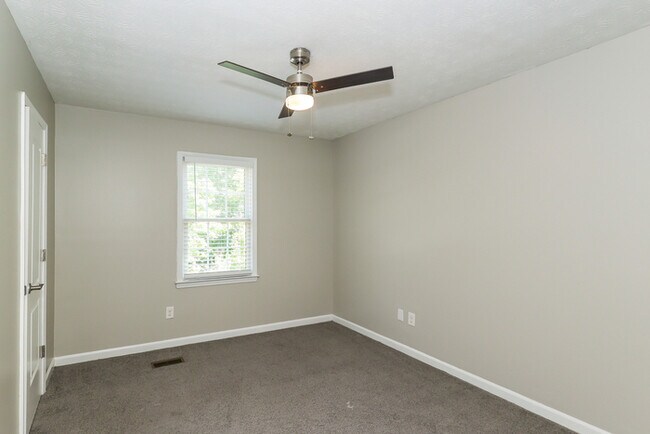 Building Photo - Fantastic 4bd/2ba home! Let yourself in!