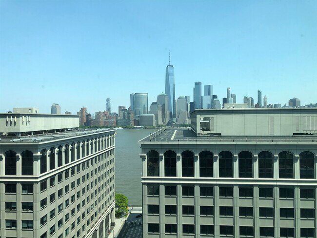 Building Photo - 77 Hudson St