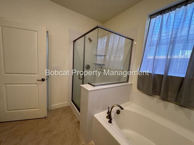 Building Photo - 1120 Dapple Dr
