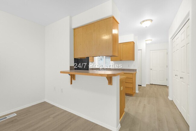 Building Photo - Enticing 3 Bed 1.5 Bath home in NE Salem!