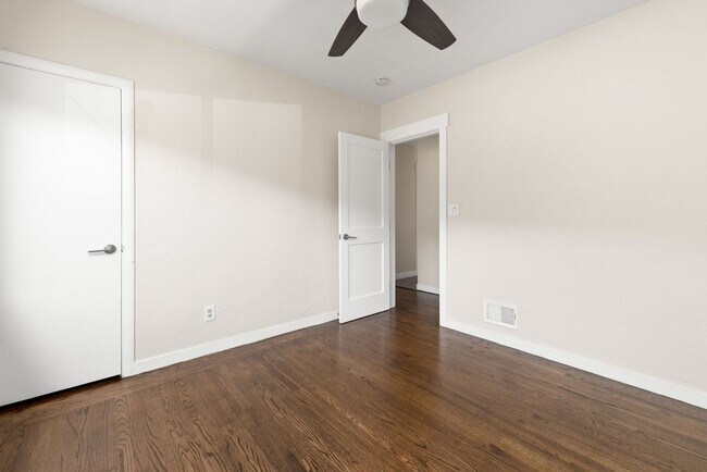 Building Photo - Beautiful Duplex In Highly Desirable San Rafael!
