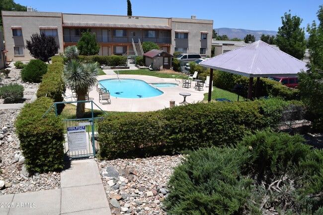 Building Photo - 1200 Lanny Ave