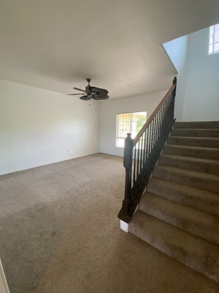 Building Photo - 533 Manawai St