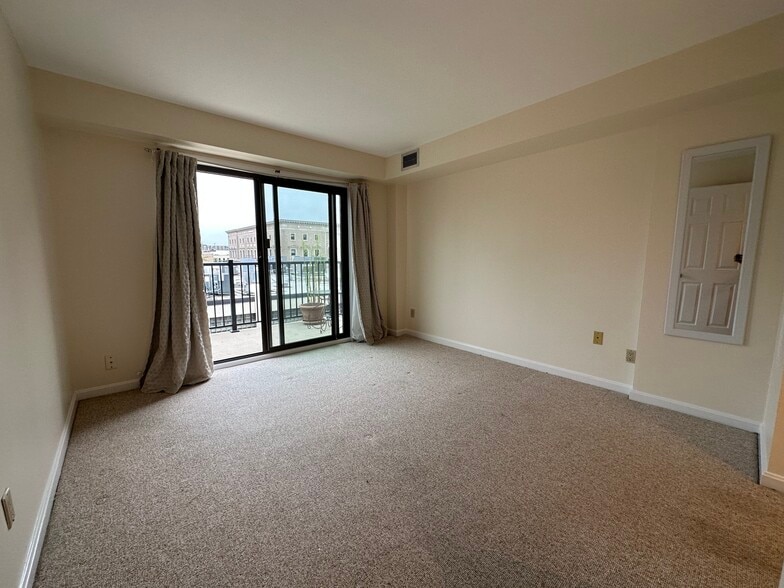 Building Photo - 50 Saint Stephen St