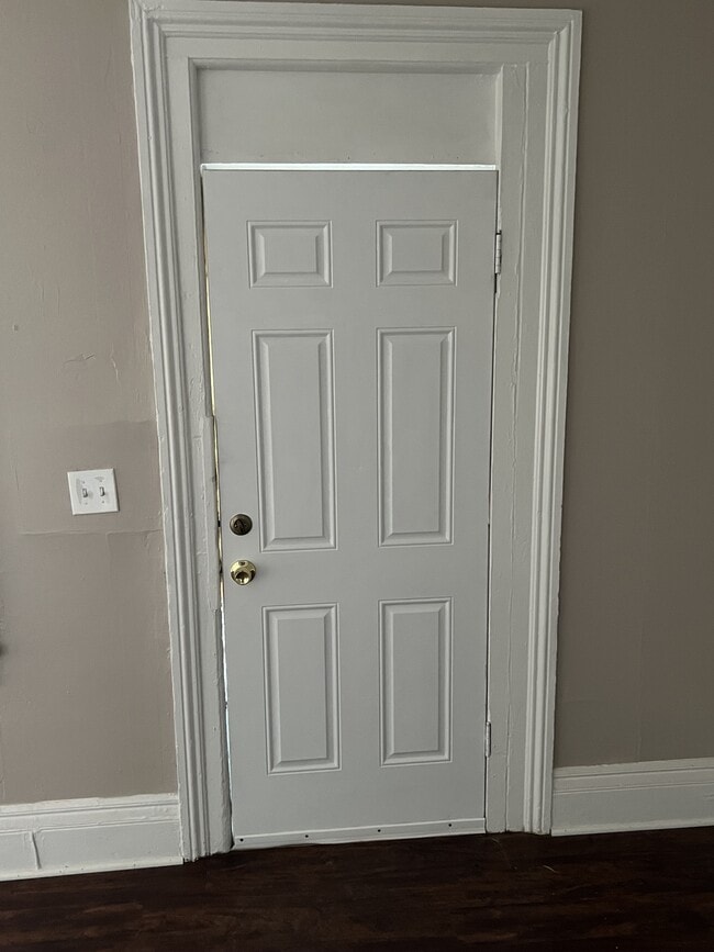 Building Photo - 367 Hawley St