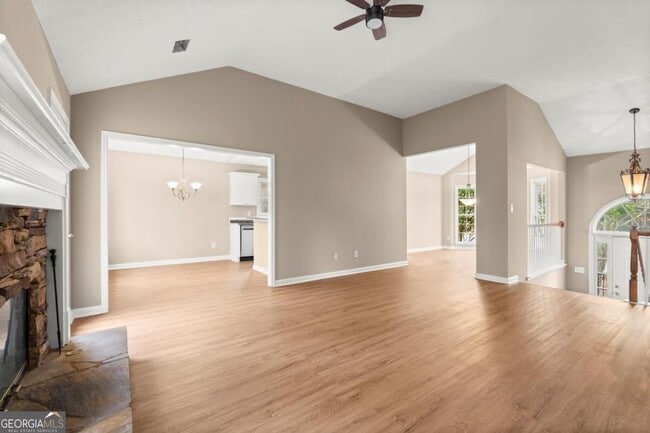 Building Photo - 16 Valleyside Dr