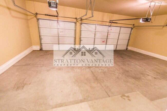 Building Photo - 976 S Adam Way