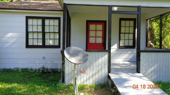 Building Photo - 6123 Lynnwood Ave