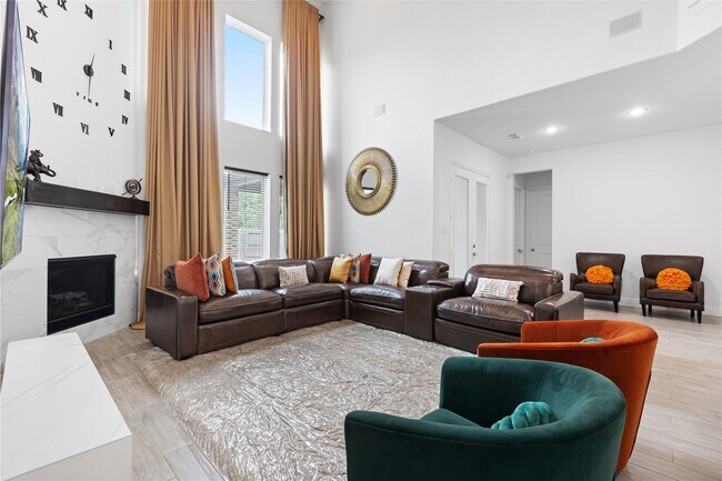 Primary Photo - 5006 Bent Tree Dr