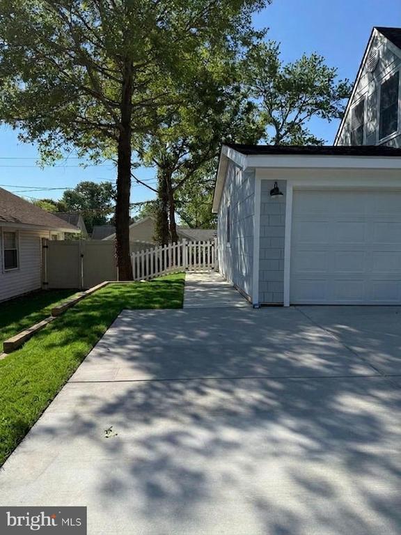Building Photo - 2803 Barberry Ln
