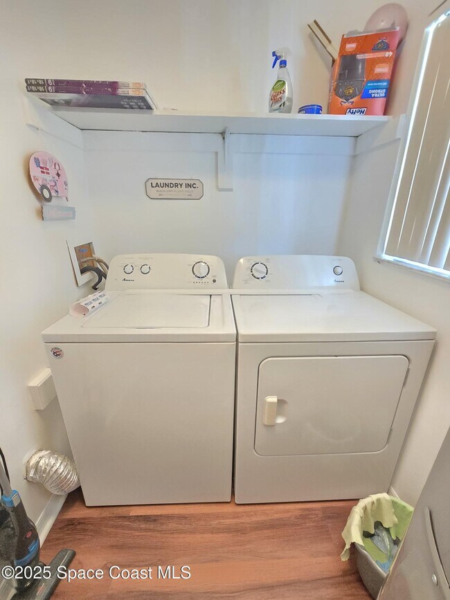 Building Photo - 1079 Ellen Ct