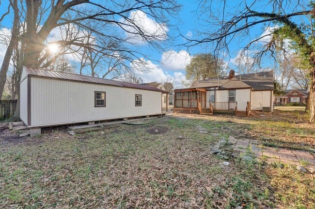 Building Photo - 3780 Shirlwood Ave