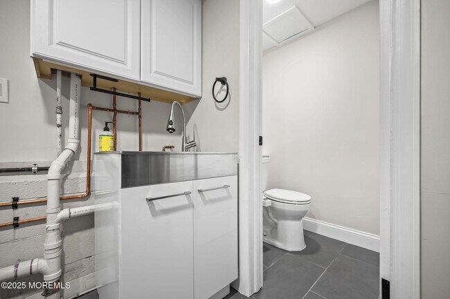 Building Photo - 13 Woodland Rd