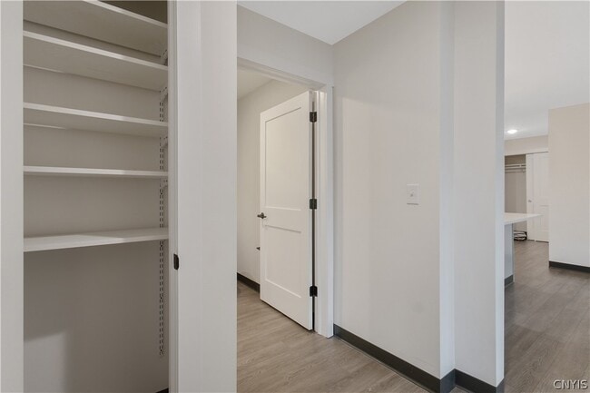 Building Photo - 11 Loso Dr