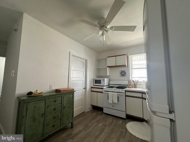 Building Photo - 12 N Swarthmore Ave