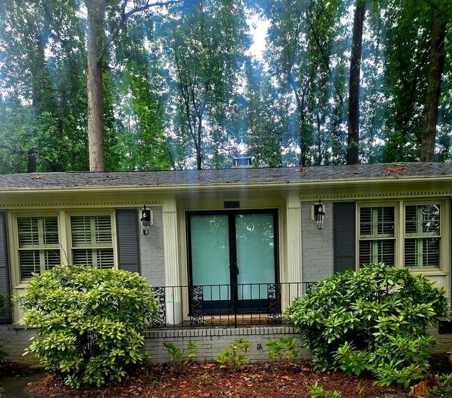 Building Photo - 2708 Courtney Ln