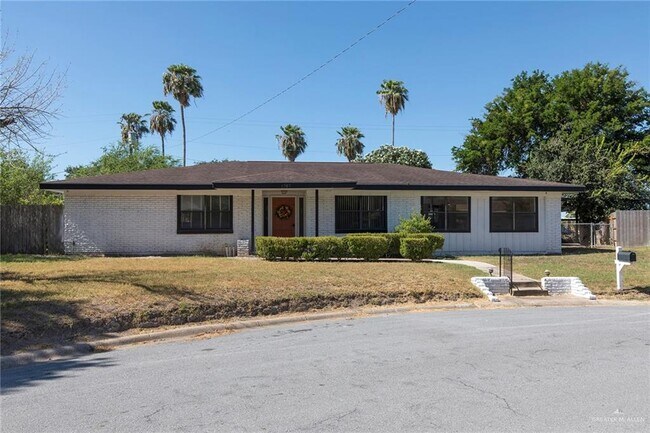 Building Photo - 21 Orchid Ave