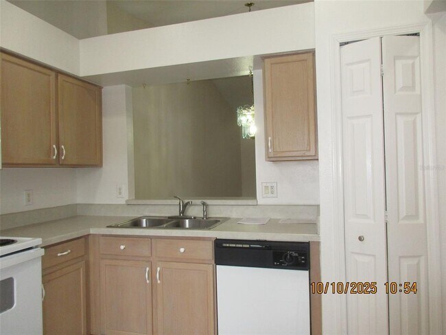 Building Photo - 13324 Fairway Glen Dr