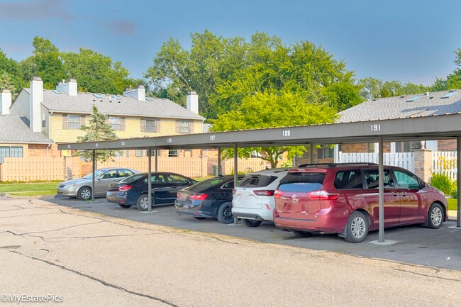 Building Photo - 43449 Arbor Way W
