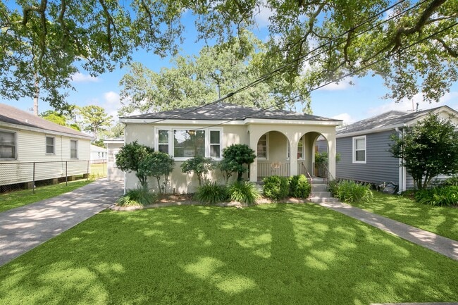 Primary Photo - 605 Honore Dr
