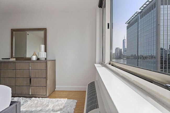 Building Photo - 20 2nd St