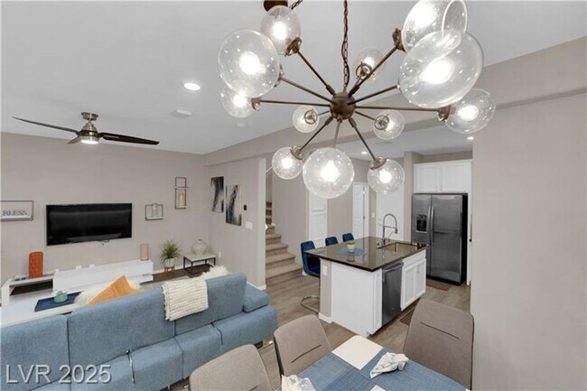 Building Photo - GORGEOUS FURNISHED TOWNHOME IN SUMMERLIN!!!