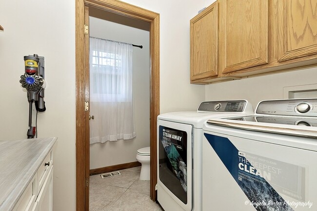 Building Photo - 2155 N Millstone Dr