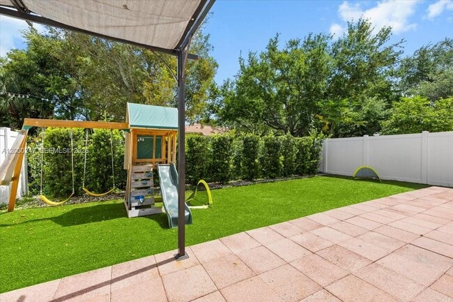 Building Photo - 15385 SW 51st St