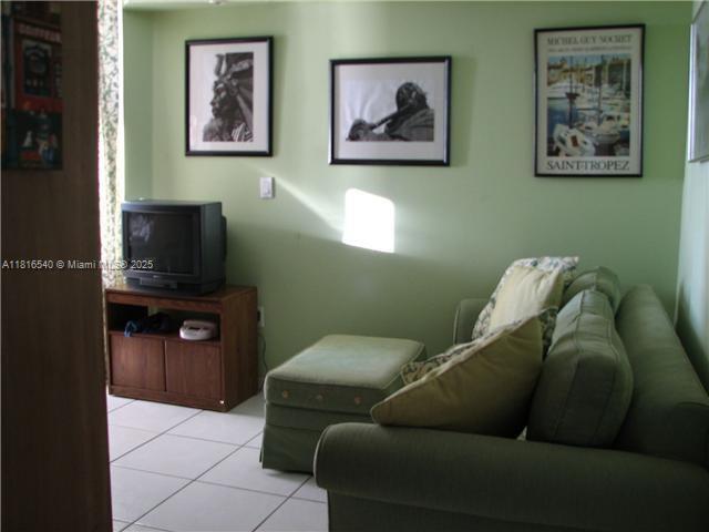 Building Photo - 17275 Collins Ave