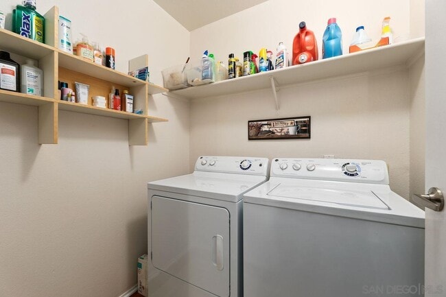 Building Photo - 12095 Alta Carmel Ct