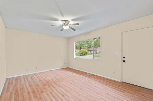 Building Photo - 2425 E Elm St