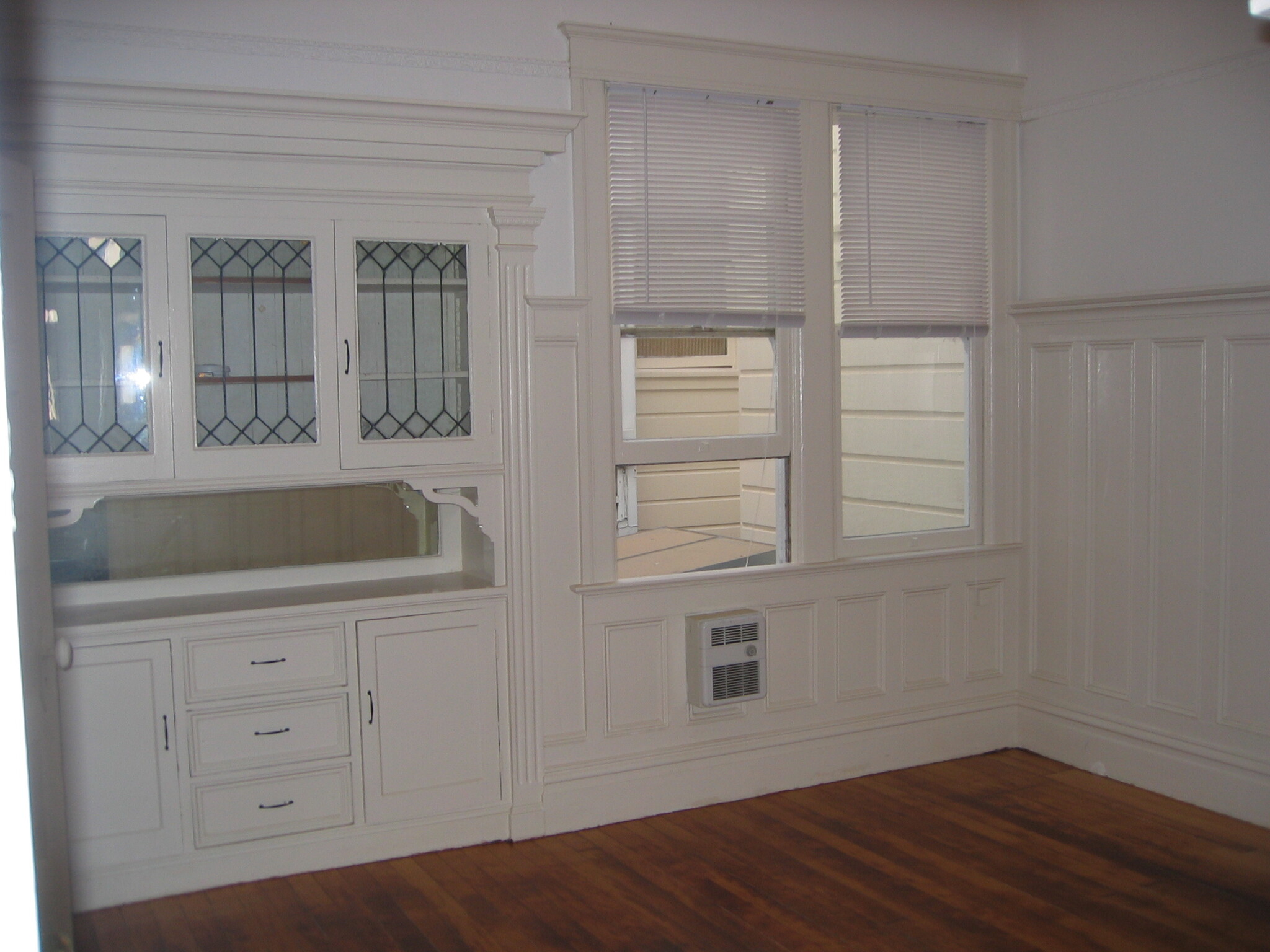 Building Photo - 2037A Powell St