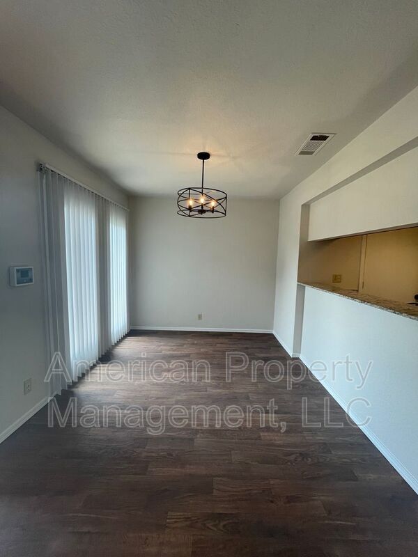 Building Photo - 13143 E 44th St