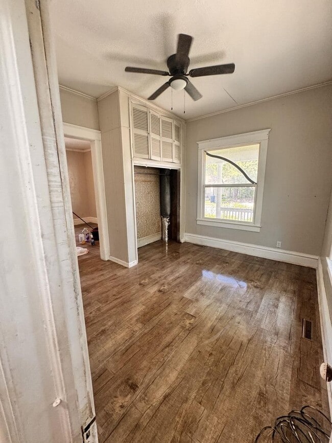 Building Photo - Charming Family Home in the Heart of Carterville