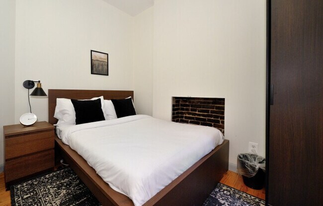 Building Photo - 338 W 36th St.