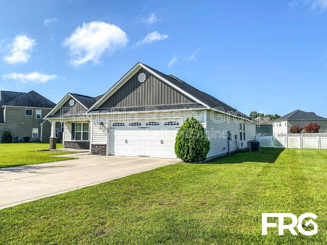 Building Photo - 203 Carew Dr