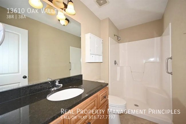 Building Photo - 13610 Oak Valley Dr