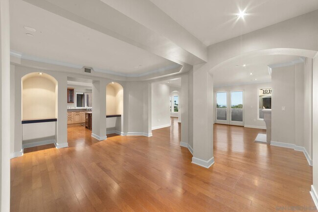 Building Photo - 1020 Genter St