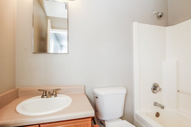 Building Photo - 11509 W Bloomfield Rd