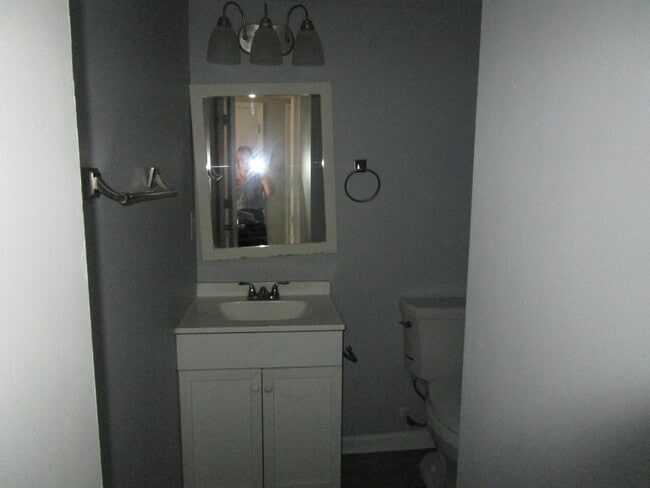 Building Photo - 1960 Gion St